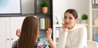 Când este momentul să îți acorzi timp pentru tine însuți și să mergi la terapie Când este momentul să îți acorzi timp pentru tine însuți și să mergi la terapie